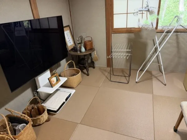 Japanese-style room